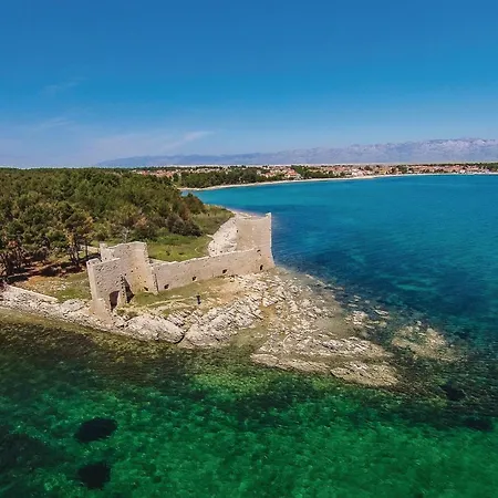 Awesome In With House Sea View