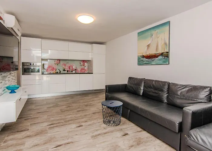 Апартаменты 1 Bedroom Lovely In Вир