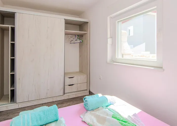 1 Bedroom Lovely In Апартаменты